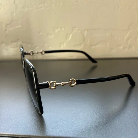 Square Gucci sunglasses - Picture 9 of 13
